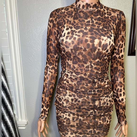 Cheetah long sleeve dress - Picture 2 of 6